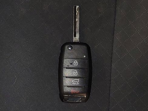 Used 2020 Kia Sorento LX image 32