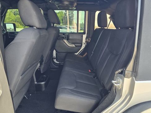 Used 2015 Jeep Wrangler Unlimited Sport w/ Quick Order Package 24S AWD/4WD image 12