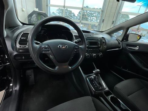 Used 2018 Kia Forte LX image 13