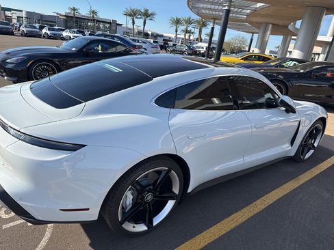 Used 2022 Porsche Taycan 4S image 6