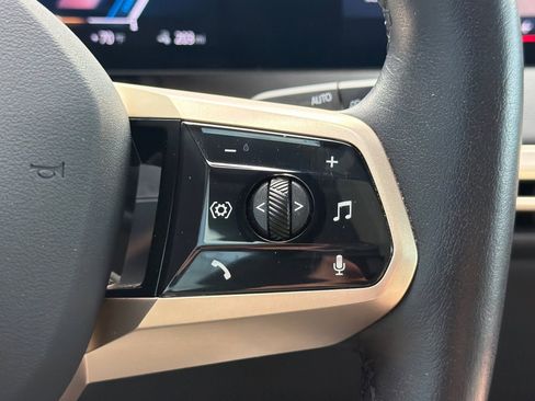 Used 2023 BMW iX xDrive50 w/ Premium Package image 33