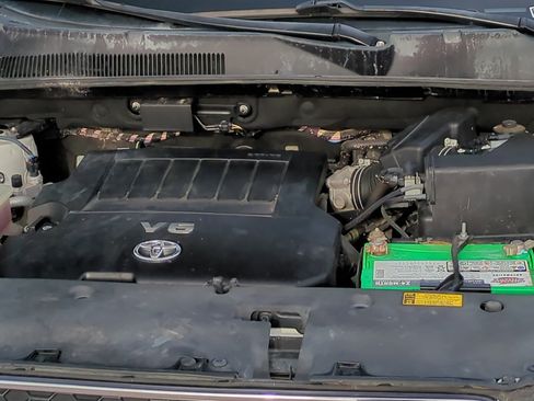 Used 2011 Toyota RAV4 Limited image 30