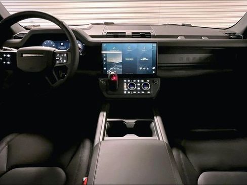 New 2026 Land Rover Defender 110 X-Dynamic SE image 6