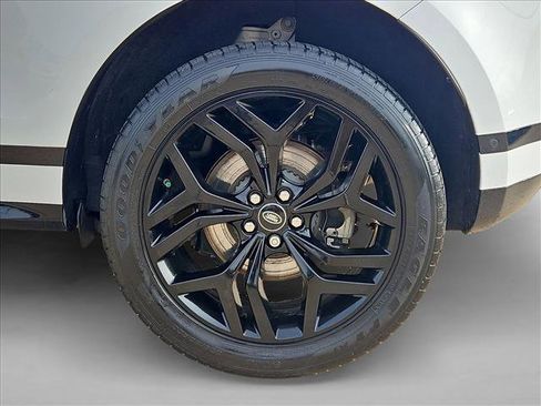 Used 2020 Land Rover Range Rover Evoque R-Dynamic SE image 24