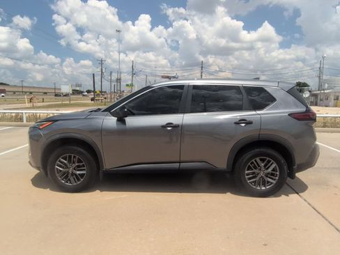 Used 2021 Nissan Rogue S FWD image 9