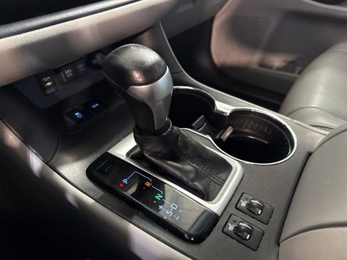 Used 2019 Toyota Highlander XLE FWD image 27