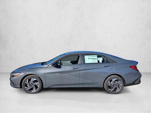 New 2025 Hyundai Elantra Sport FWD image 5