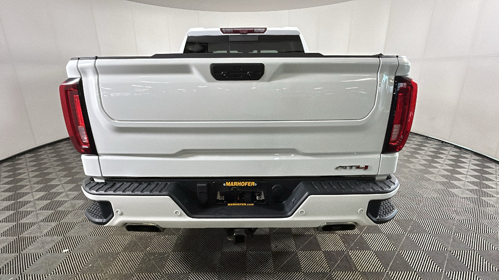 Used 2022 GMC Sierra 1500 AT4 w/ AT4 Premium Package AWD/4WD image 5