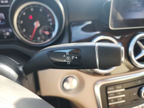 Used 2018 Mercedes-Benz CLA 250 image 31