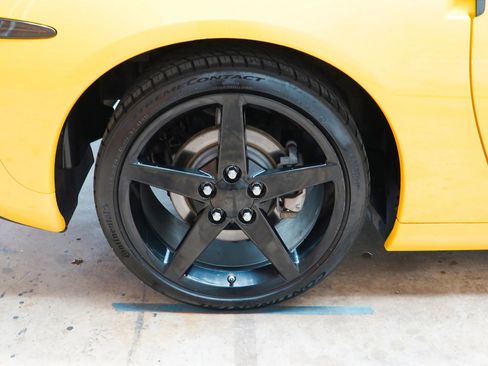 Used 2011 Chevrolet Corvette Coupe w/ Preferred Equipment Group RWD image 61