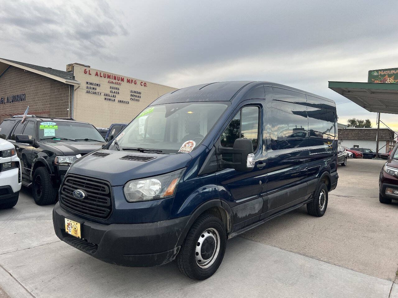 Used 2019 Ford Transit 250 148 Medium Roof RWD image 1