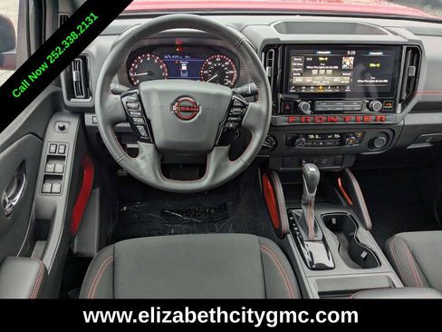 Used 2025 Nissan Frontier PRO-4X image 17