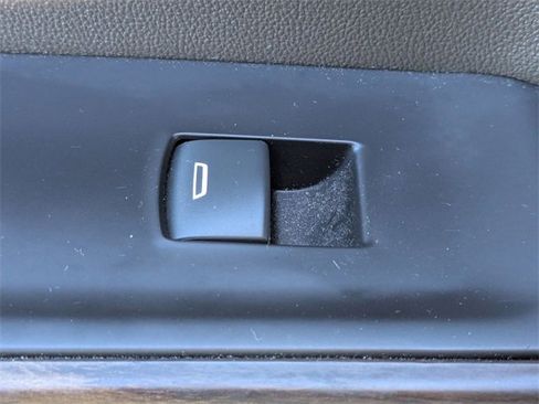 Used 2020 GMC Sierra 1500 SLT image 29