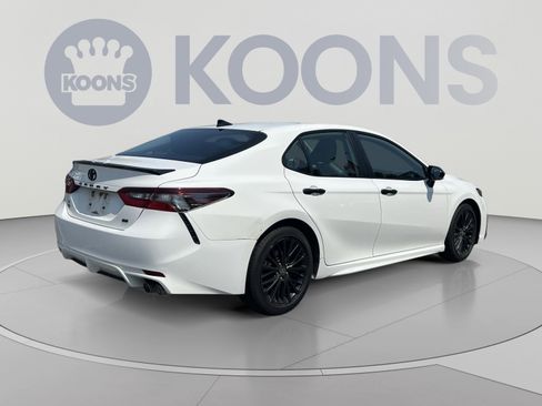 Used 2022 Toyota Camry SE FWD image 5