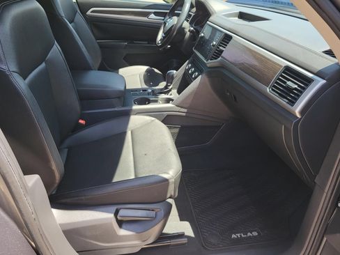 Used 2019 Volkswagen Atlas SE w/ Panoramic Sunroof Package FWD image 13