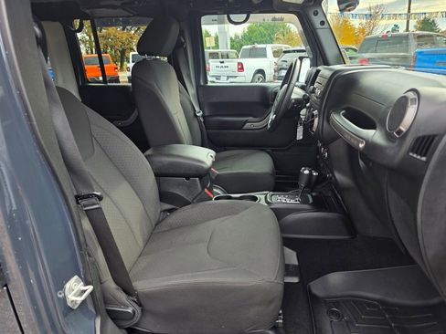 Used 2018 Jeep Wrangler Unlimited Sport S image 22