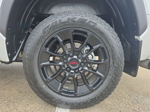 Used 2025 Toyota Tundra Limited image 32
