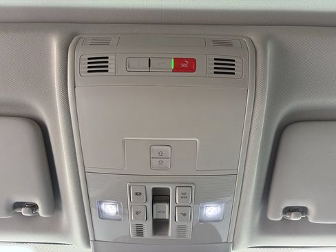 Used 2024 Volkswagen Taos SE FWD image 22
