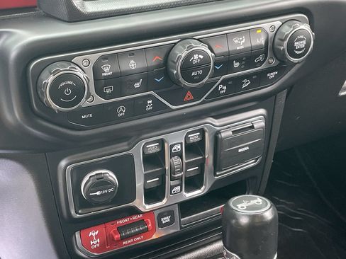 Used 2019 Jeep Wrangler Unlimited Rubicon AWD/4WD image 35