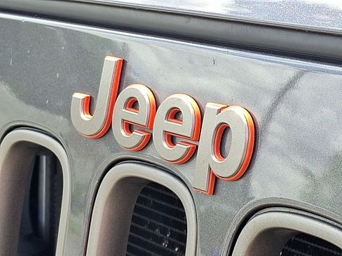 Used 2016 Jeep Wrangler Unlimited Sahara AWD/4WD image 30