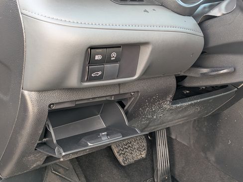 Certified 2023 Toyota Highlander XLE image 16