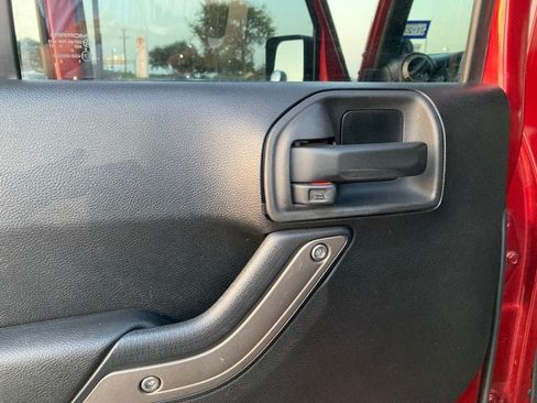 Used 2013 Jeep Wrangler Unlimited Sport AWD/4WD image 12