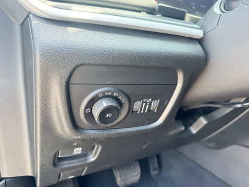 Used 2023 Jeep Grand Cherokee L Limited AWD/4WD image 15