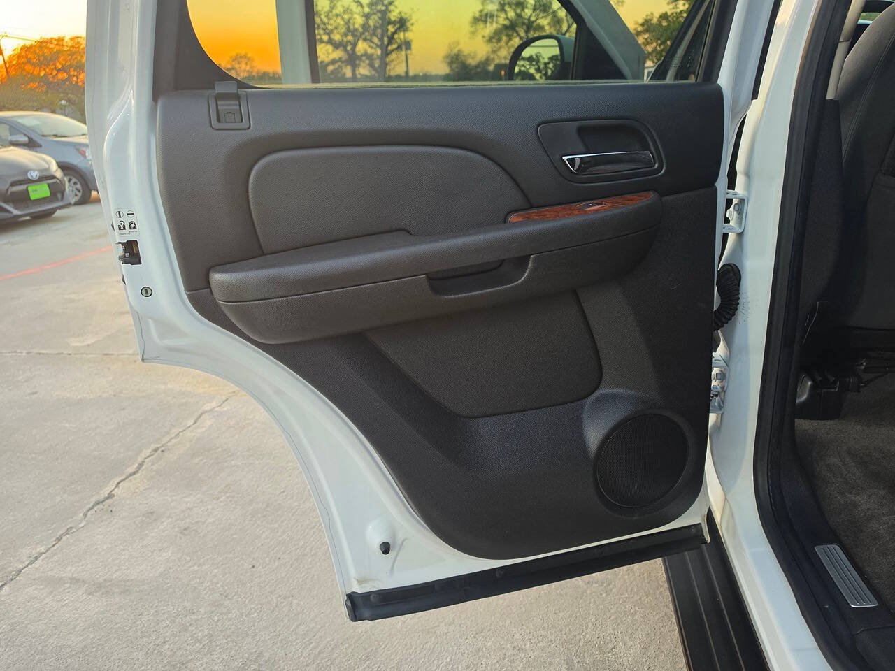 Used 2008 Chevrolet Tahoe LT w/ Convenience Package 1 RWD image 18