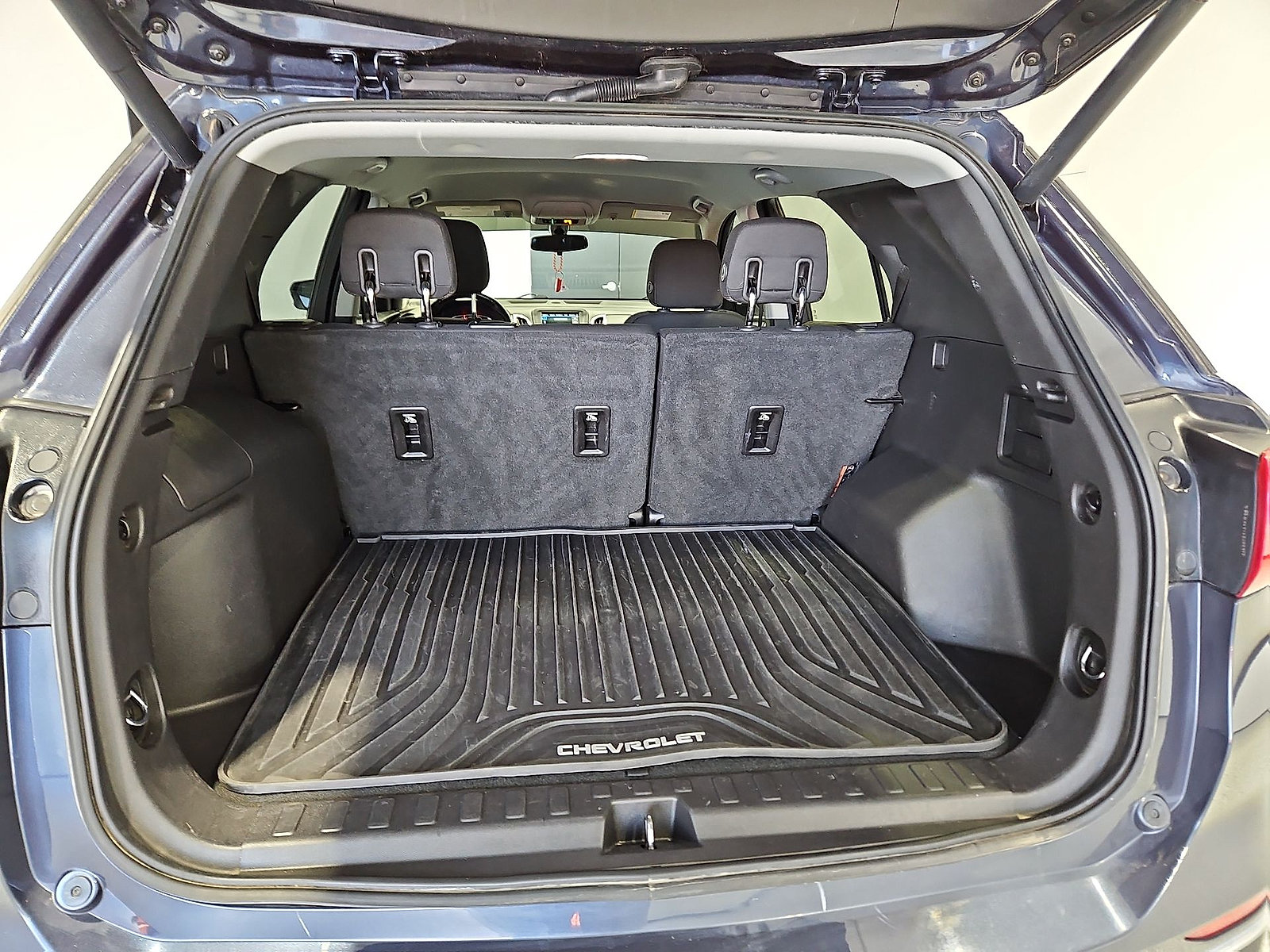Used 2019 Chevrolet Equinox LT FWD image 12