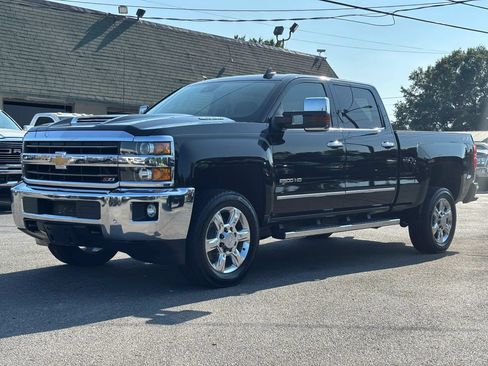 Used 2019 Chevrolet Silverado 2500 LTZ w/ Duramax Plus Package AWD/4WD image 6