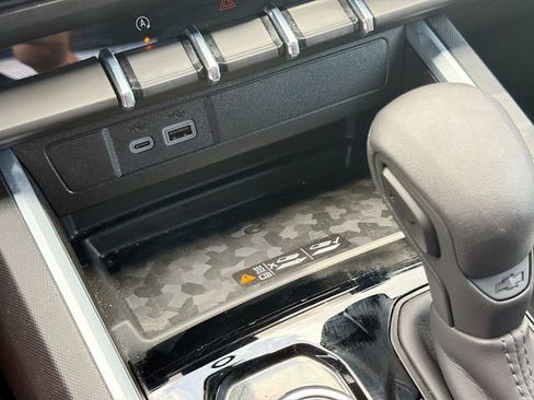 Used 2025 Chevrolet Colorado Trail Boss AWD/4WD image 28