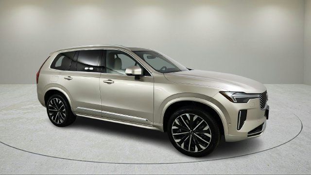 New 2026 Volvo XC90 T8 Plus w/ Protection Package Premier AWD/4WD image 2