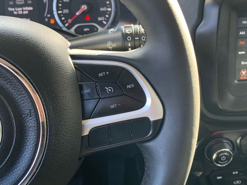 Used 2020 Jeep Renegade Latitude w/ Safety & Security Group II image 20