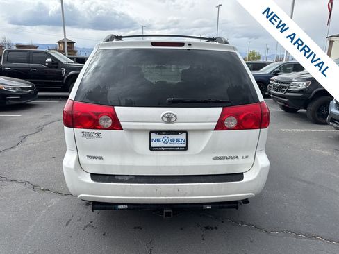 Used 2008 Toyota Sienna CE image 6