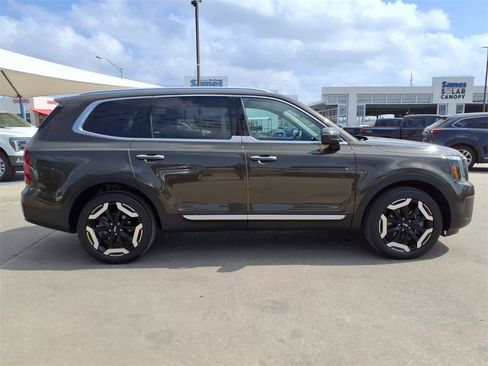 Used 2024 Kia Telluride S image 8