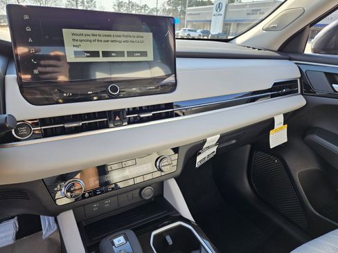 New 2026 Mitsubishi Outlander SEL image 13