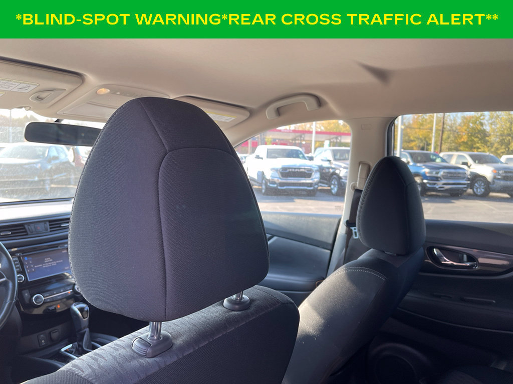 Used 2017 Nissan Rogue SV w/ SV Premium Package AWD/4WD image 7