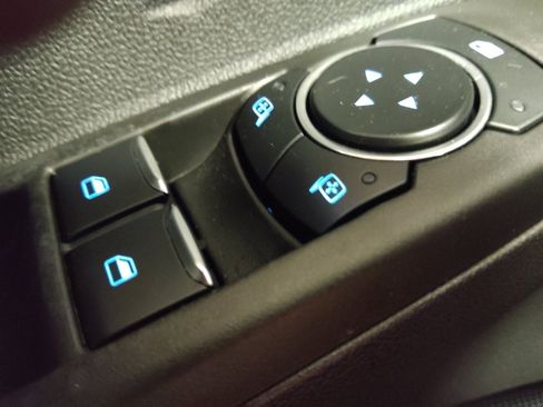 Used 2020 Ford Escape SE FWD image 27