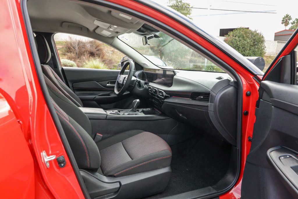 Used 2026 Nissan Sentra SR w/ Floor Mat Package FWD image 21