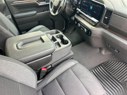 Used 2023 Chevrolet Silverado 1500 RST AWD/4WD image 15