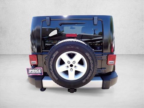 Used 2012 Jeep Wrangler Sahara w/ Connectivity Group AWD/4WD image 4