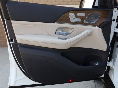 Used 2020 Mercedes-Benz GLE 350 w/ Premium Package image 13