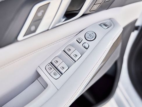 Used 2023 BMW ALPINA XB7 AWD/4WD image 34