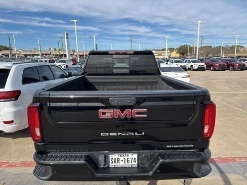 Used 2023 GMC Sierra 2500 Denali image 7