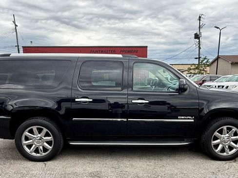 Used 2010 GMC Yukon XL Denali AWD/4WD image 8