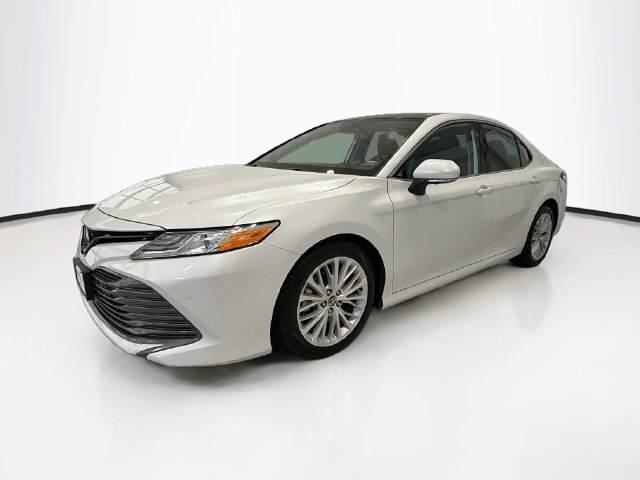 Used 2020 Toyota Camry XLE w/ Driver Assist Package FWD image 3