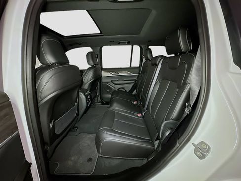New 2025 Jeep Grand Cherokee Limited w/ Luxury Tech Group II AWD/4WD image 15