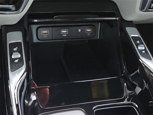 Certified 2023 Kia Sorento SX Prestige image 27