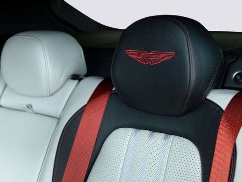 Used 2025 Aston Martin DBX 707 image 46