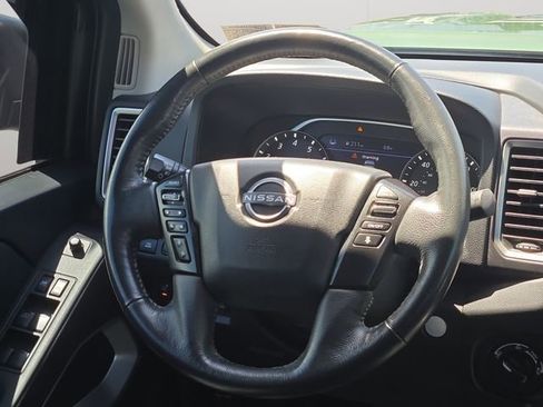 Used 2022 Nissan Frontier SV AWD/4WD image 18